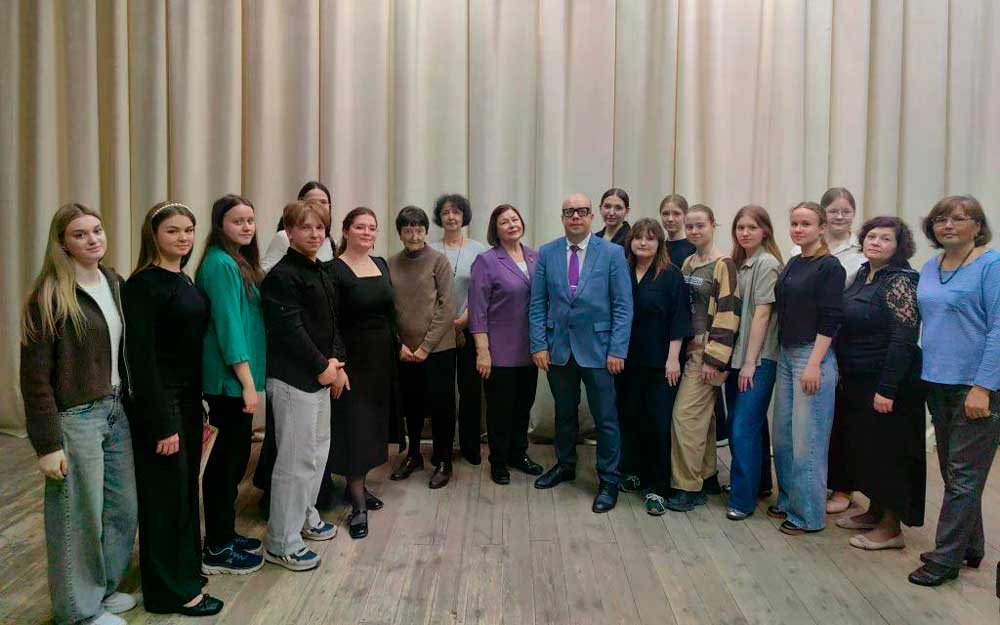 ТВОРЧЕСКАЯ ВСТРЕЧА С АЛЕКСЕЕМ ХЕВЕЛЕВЫМ